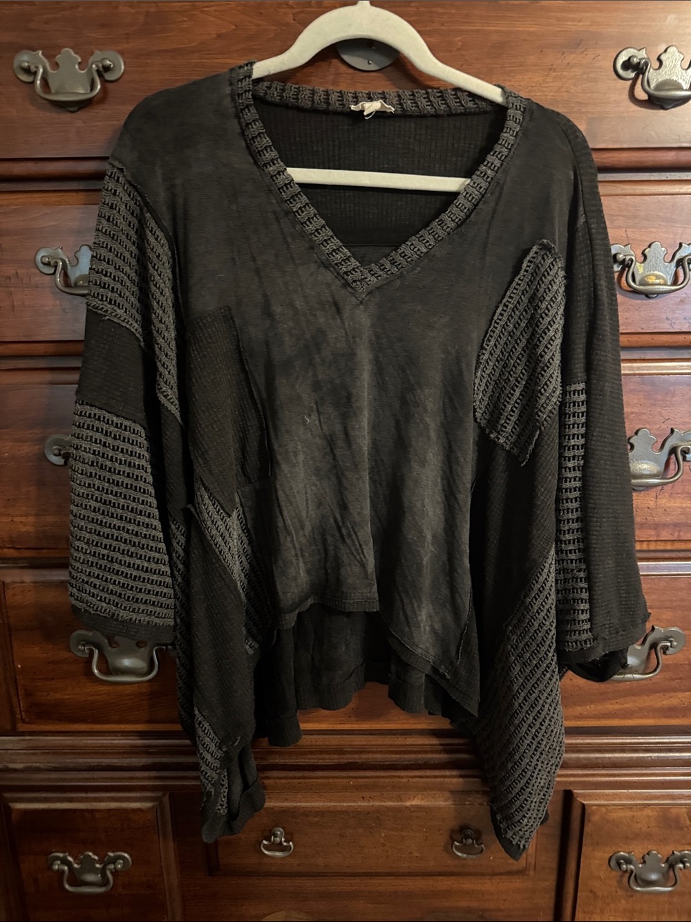POL Black Textured Knit V-Neck Top
